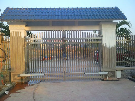 Cổng điều khiển mở cánh tay đòn
