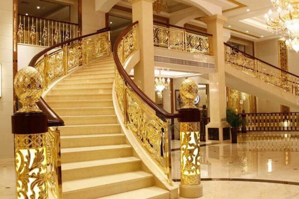cầu thang nhôm đúc có đa dạng kiểu dáng