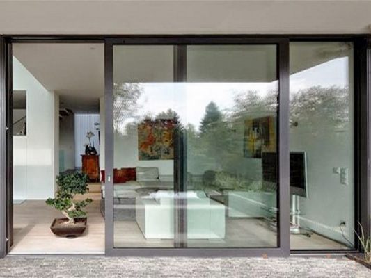Tình trạng cửa kính lùa bị xệ ảnh hưởng đến hoạt động cửa rất nhiều Tình trạng cửa kính lùa bị xệ ảnh hưởng đến hoạt động cửa rất nhiều