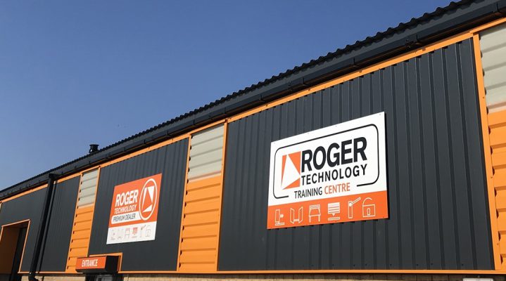 Cổng Roger Vũng Tàu được sản xuất trên dây chuyền hiện đại, công nghệ tiên tiến hàng đầu thế giới Cổng Roger Vũng Tàu được sản xuất trên dây chuyền hiện đại, công nghệ tiên tiến hàng đầu thế giới