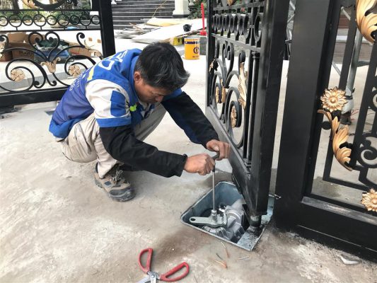 Thi công lắp đặt cổng âm sàn Faac cho nhà biệt thự