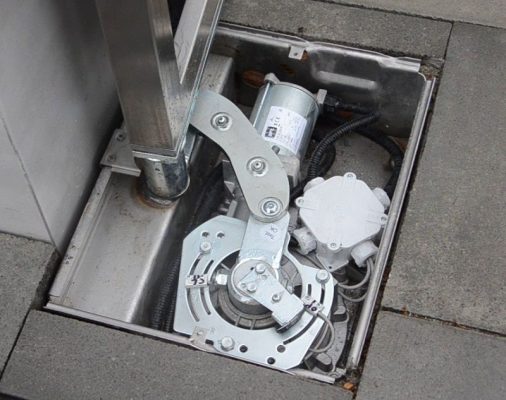 Cổng tự động âm sàn motor Faac là loại cổng có thiết kế đặc biệt.