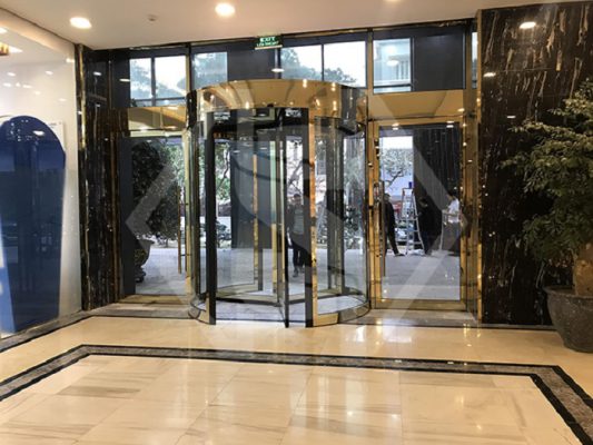 Công ty TNHH Minh Khải Group chuyên phân phối thi công cửa xoay tự động chất lượng cao bao-gia-cua-kinh-xoay-10