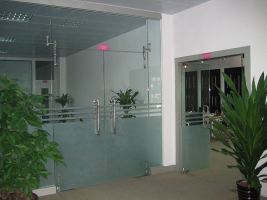 Cửa xoay 180 độ dành cho văn phòng Cửa xoay 180 độ dành cho văn phòng