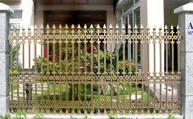Hàng rào nhôm đúc đơn giản, an toàn, sang trọng cho nhà của bạn