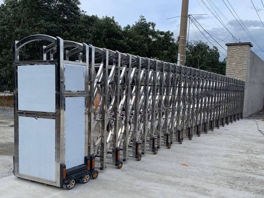 Cửa cổng xếp tự động Cổng xếp inox 201