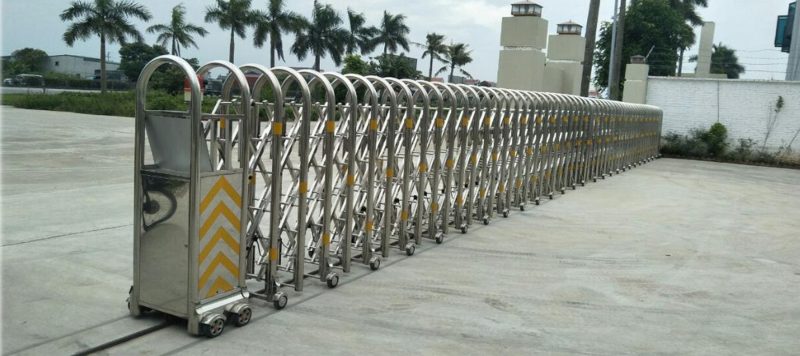 Cổng xếp inox Cơ chế vận hành của cổng xếp inox