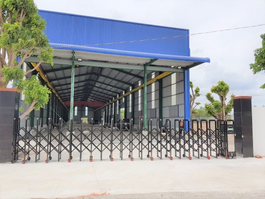 Cổng xếp sắt sơn tĩnh điện an toàn Tham khảo các mẫu cổng xếp sắt sơn tĩnh điện