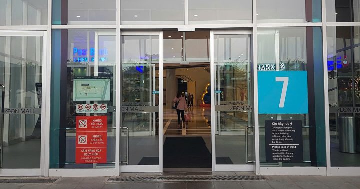 Lắp đặt bảo quản bộ điều khiển cửa tự động an toàn tại công ty TNHH Minh Khải group