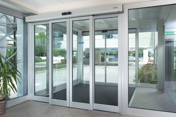 Mẫu thiết kế cửa kính tự động hiện đại cao cấp