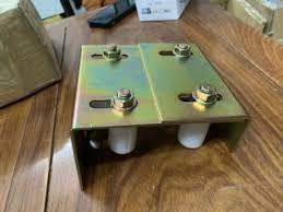 Phụ kiện cửa cổng lùa Bộ dẫn hướng 4 con lăn