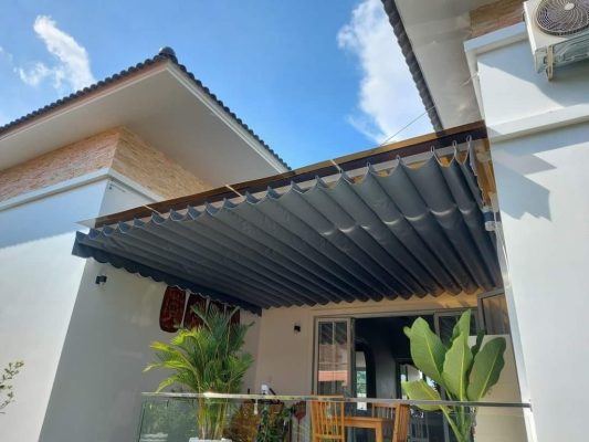 Mái hiên ngoài trời được lắp đặt motor bạt xếp ngày càng phổ biến Mái hiên ngoài trời được lắp đặt motor bạt xếp ngày càng phổ biến